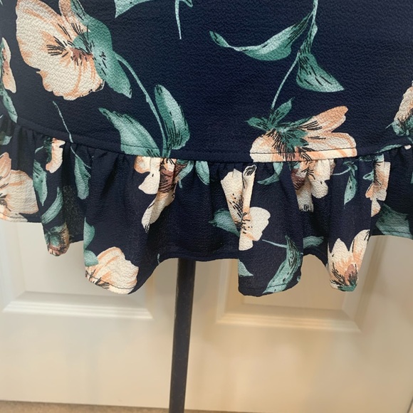 PrettyLittleThing Navy Blue Floral Dress Y1 - Picture 4 of 8
